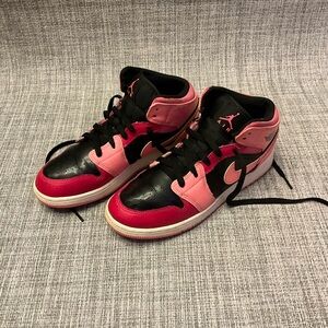 Nike Kids' Black and Pink High-Top Sneakers